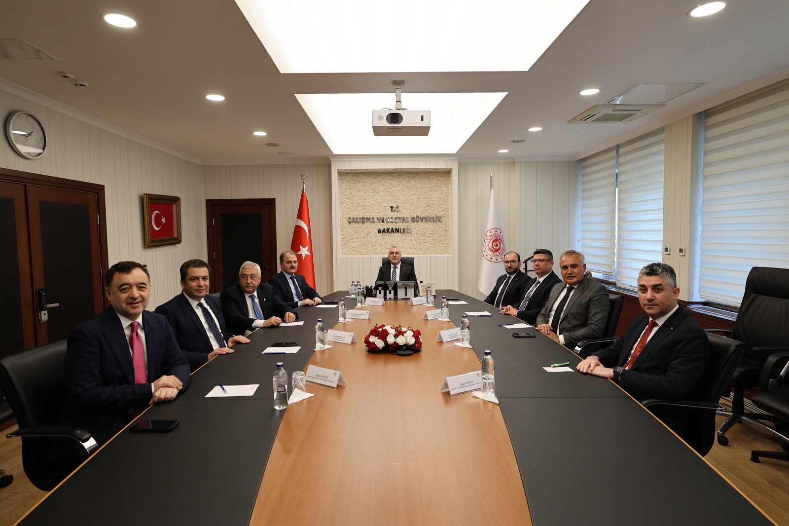 Bakan Işıkhan, SGK Heyetini Kabul Etti